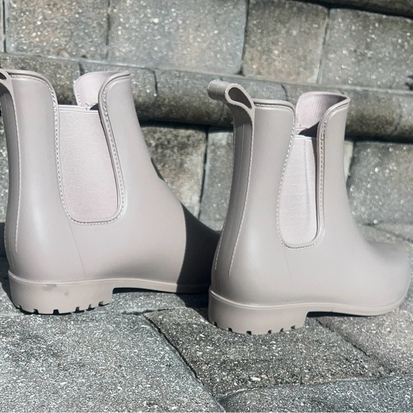 A New Day *  Womens  * RN17730 * Size 11 Beige Rubber Chelsea Boots - Picture 5 of 8
